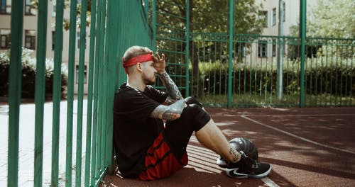 有关人, 休息, 刺青的的免费素材视频