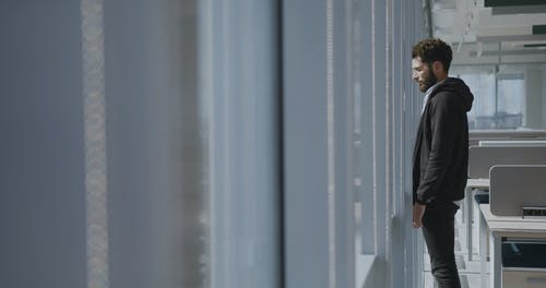 有关休闲装, 侧面轮廓, 家伙的免费素材视频