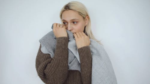 有关女人, 毛线衣, 舒适的免费素材视频