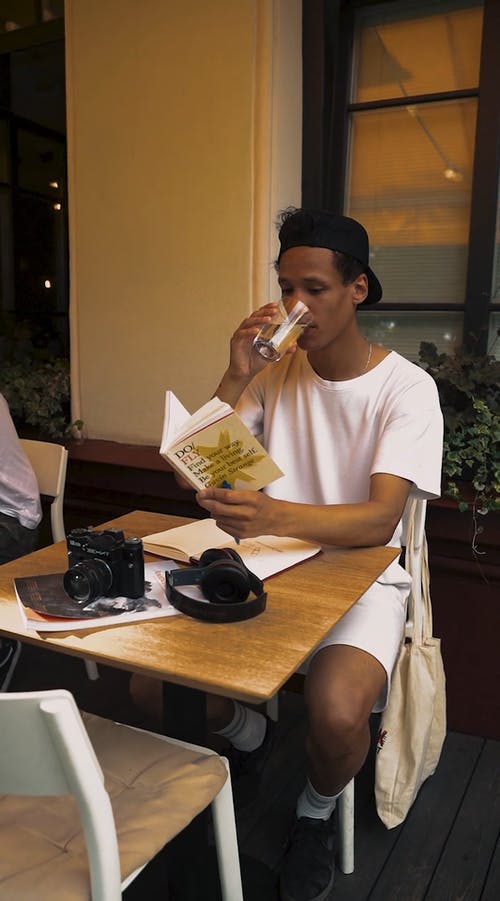 有关一杯水, 人, 动态射击的免费素材视频