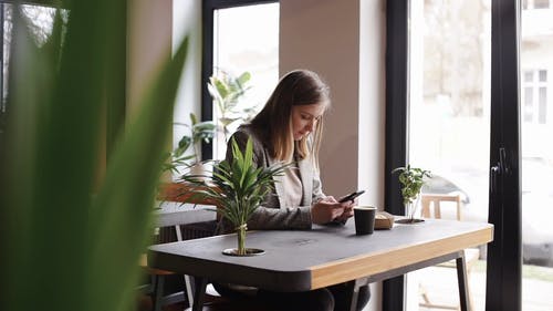 有关咖啡店, 坐下, 女人的免费素材视频