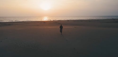 有关人, 太阳, 山的免费素材视频