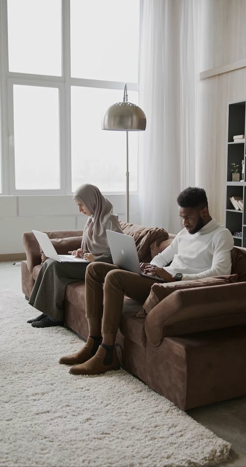 有关一对, 在家, 在家工作的免费素材视频