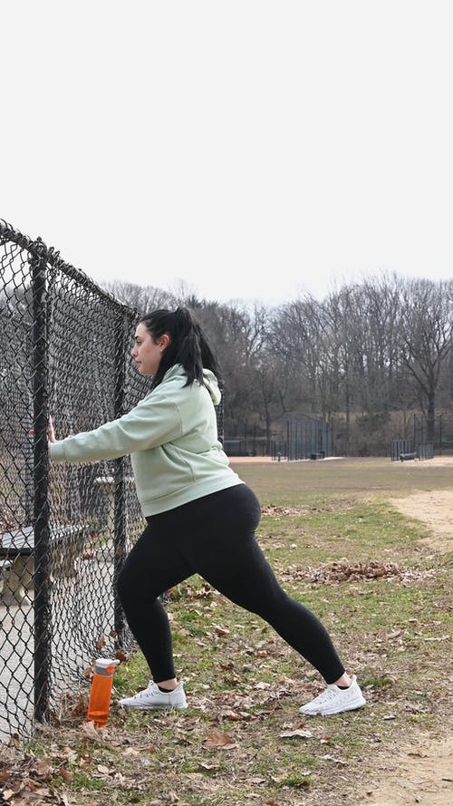 有关伸展, 公园, 围栏的免费素材视频