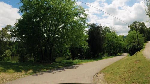 有关公路旅行, 城市, 多云的天空的免费素材视频