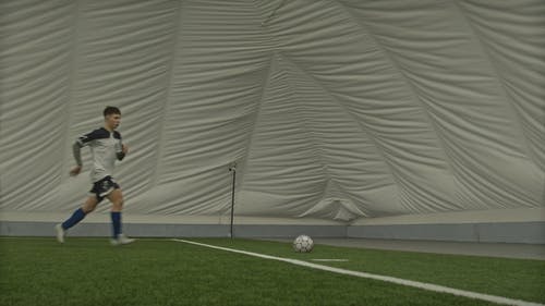 有关人, 制服, 向上丢的免费素材视频