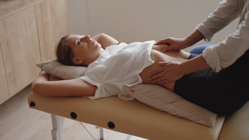 有关全身按摩, 呼吸, 女人的免费素材视频
