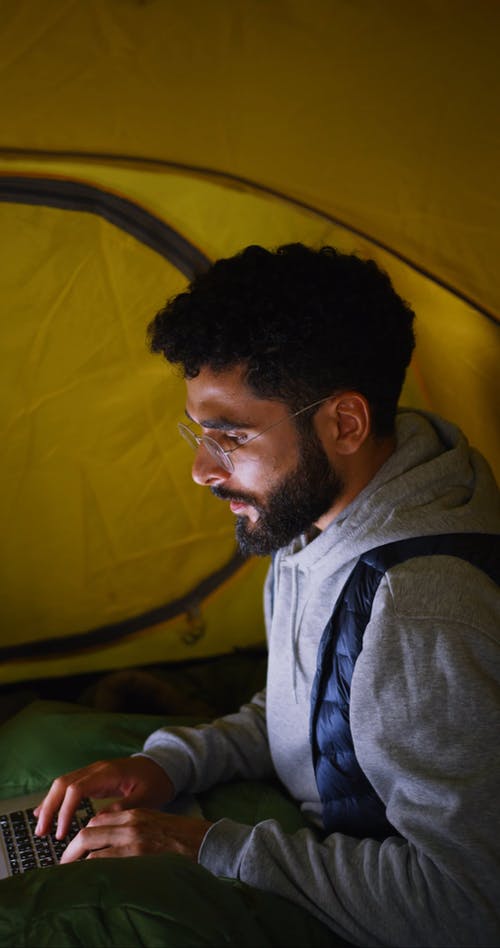 有关3C用品, 人, 休闲的免费素材视频