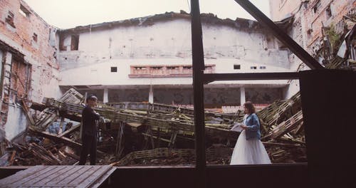 有关一对, 失事, 女孩的免费素材视频