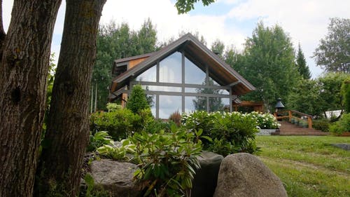 有关岩石, 房屋, 树木的免费素材视频