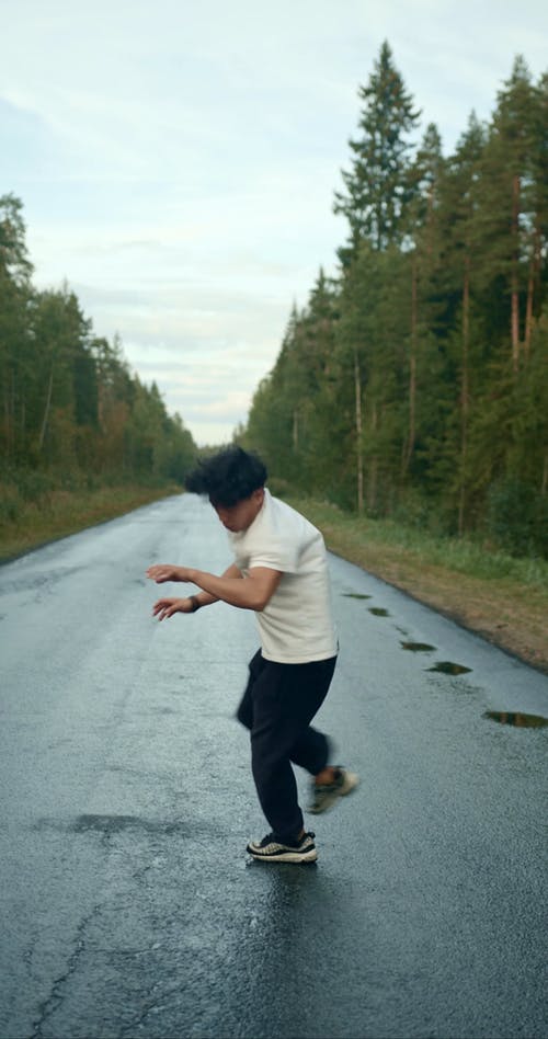 有关人, 危险, 垂直视频的免费素材视频