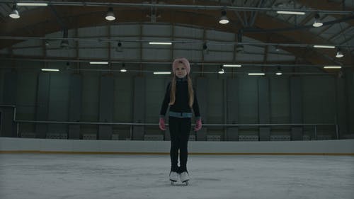 有关休闲, 儿童溜冰鞋, 儿童的免费素材视频