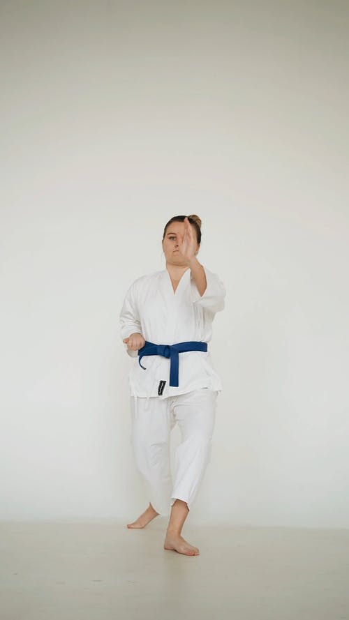 有关＃室内, 冲压, 制服的免费素材视频