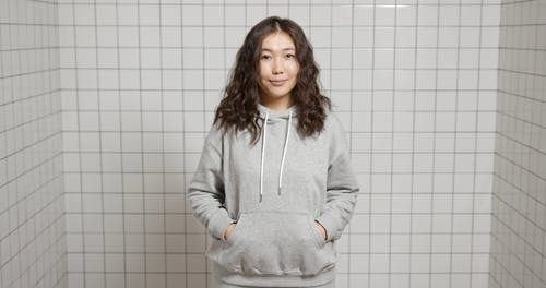 有关夹克, 女人, 卷发的免费素材视频