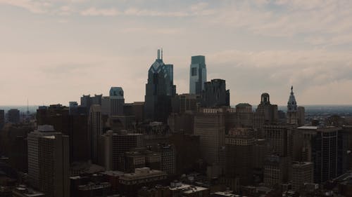 有关城市, 塔, 多云的天空的免费素材视频