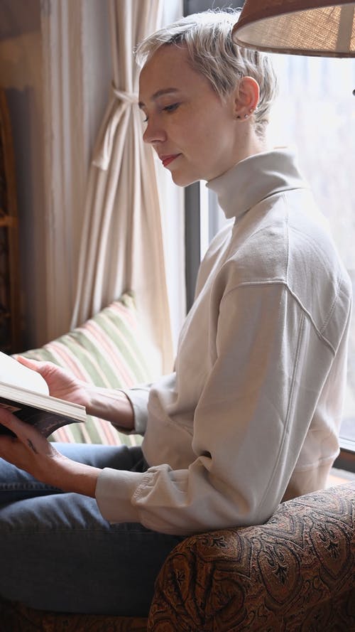 有关书呆子, 休闲时间, 冷静的免费素材视频