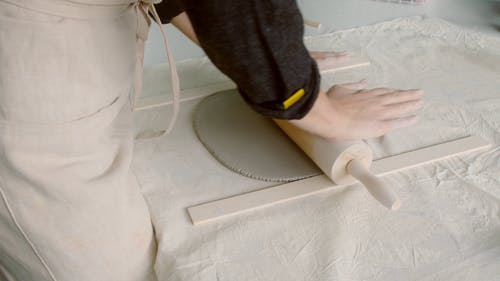 有关制陶工人, 创作的, 女手的免费素材视频