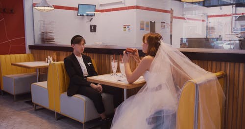 有关一对, 咖啡店, 夹克的免费素材视频