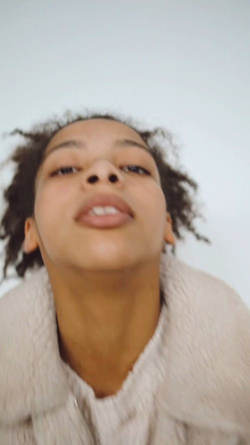 有关＃室内, 休闲, 保持温暖的免费素材视频