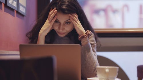 有关受挫, 咖啡厅内部, 坐的免费素材视频