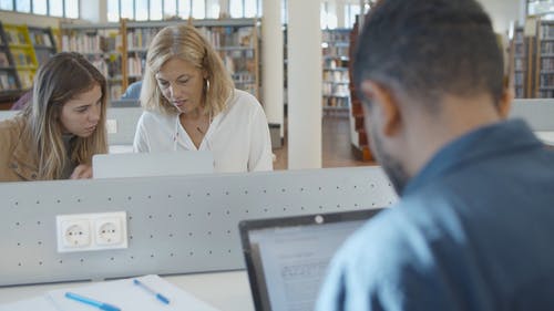 有关互联网, 人, 内部的免费素材视频