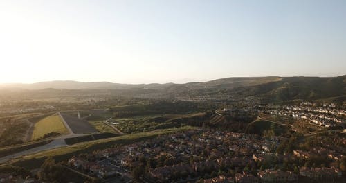 有关天性, 居住区, 山背景的免费素材视频