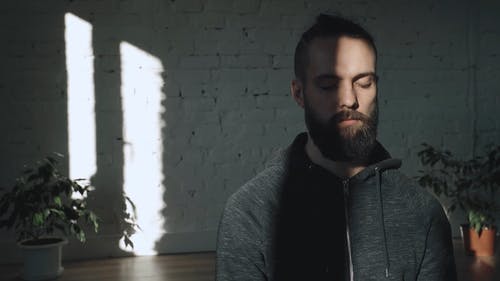 有关人, 光与影, 冷静的免费素材视频