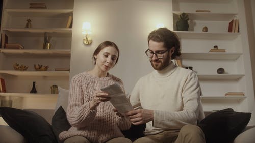 有关一对, 人, 坐的免费素材视频