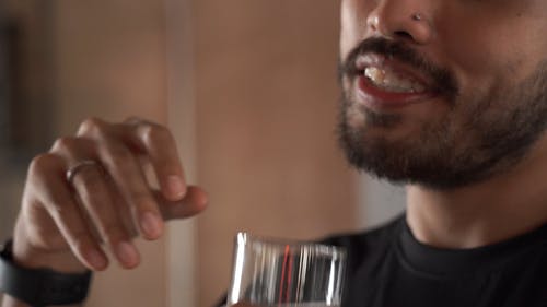 有关人, 啤酒, 喝的免费素材视频