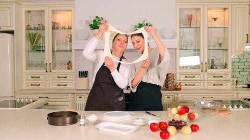 有关在家, 厨房流理台, 微笑的免费素材视频