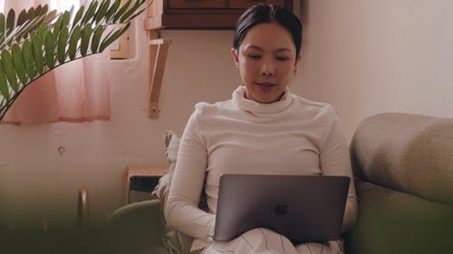 有关MacBook, 人, 儿童的免费素材视频