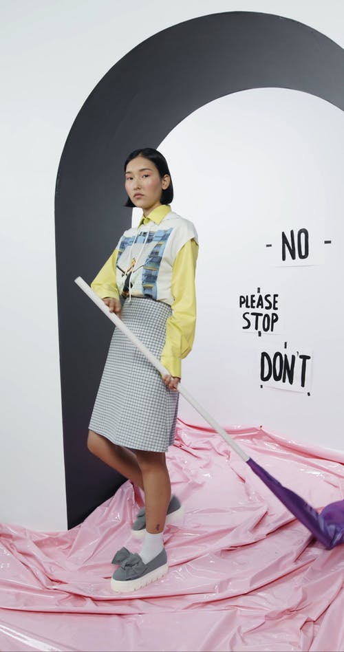 有关和平抗议, 善良, 垂直视频的免费素材视频