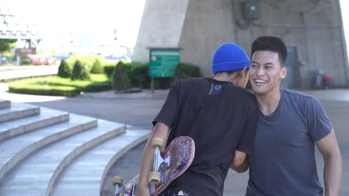 有关友谊, 问候, 年轻人的免费素材视频