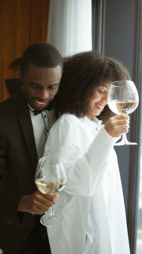 有关一对, 一杯酒, 人的免费素材视频