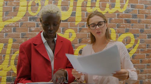 有关中等特写, 互动, 合作的免费素材视频