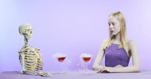 有关一对, 不给糖就捣蛋, 乱放电的免费素材视频