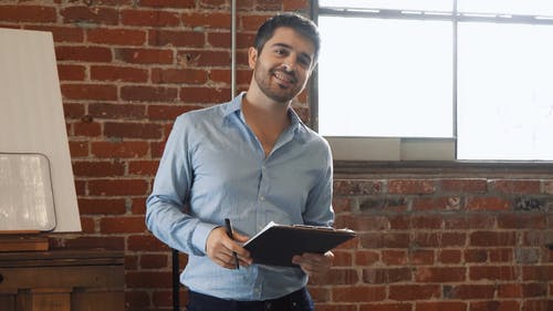 有关＃室内, 女人, 写字夹板的免费素材视频