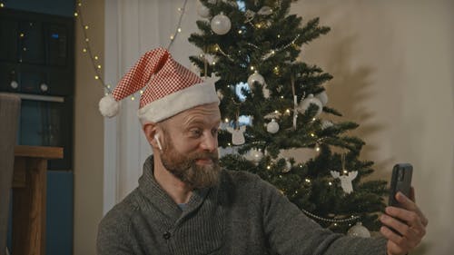 有关人, 坐, 室内的免费素材视频