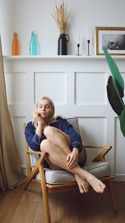 有关＃室内, 哀思, 在家的免费素材视频