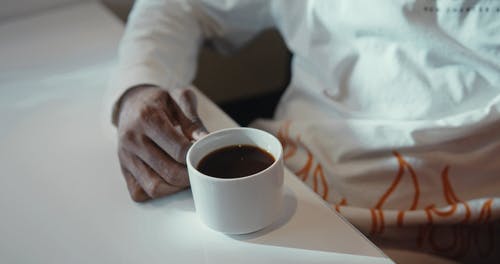 有关咖啡, 坐, 室内的免费素材视频