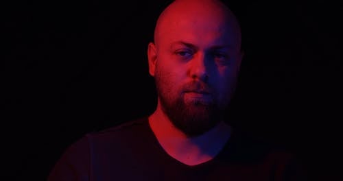 有关人, 光头, 摇摆的免费素材视频