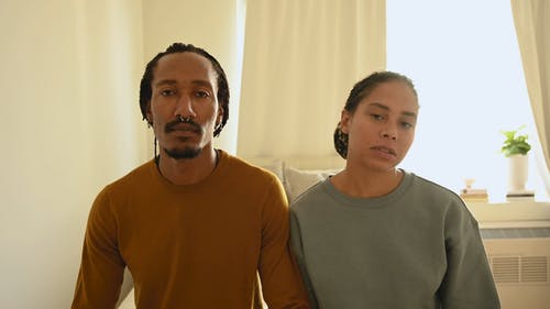有关一对, 人, 在家的免费素材视频