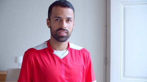 有关人, 微笑, 看着相机的免费素材视频