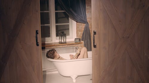 有关人, 室内, 握住的免费素材视频