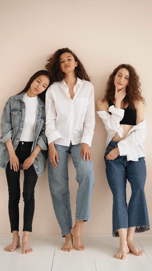 有关休闲装, 垂直视频, 多样化的免费素材视频