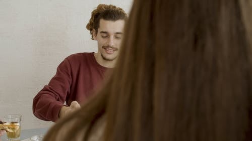 有关一起, 人, 坐的免费素材视频