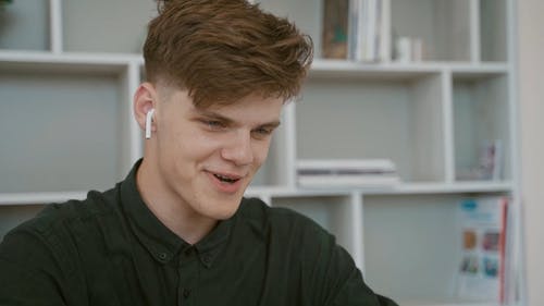 有关＃室内, airpods, skype的的免费素材视频