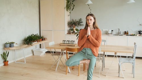 有关冥想, 呆在家里, 在家的免费素材视频