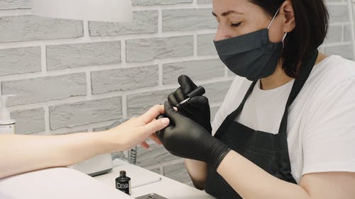有关休闲, 修手指甲, 围裙的免费素材视频