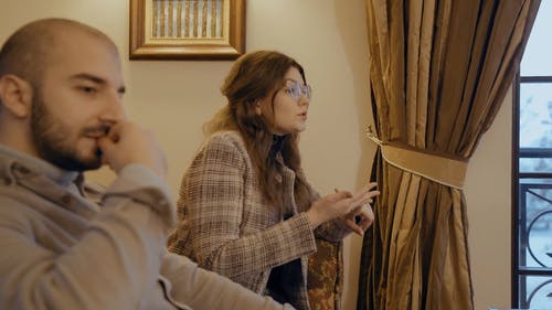 有关一对, 会诊, 严肃的免费素材视频